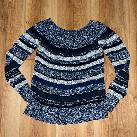 INC women’s Sweater - Picture 2 of 4